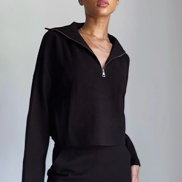 Babaton Sweaters - Aritzia The Group by Babaton Rodin Cropped in Sand Bluff Black Size XS